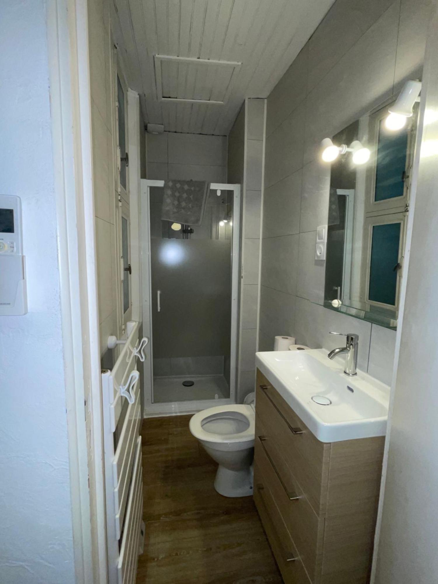 Studio N•2 Avec Patio En Plein Coeur De La Ville Bagneres-de-Bigorre Ngoại thất bức ảnh