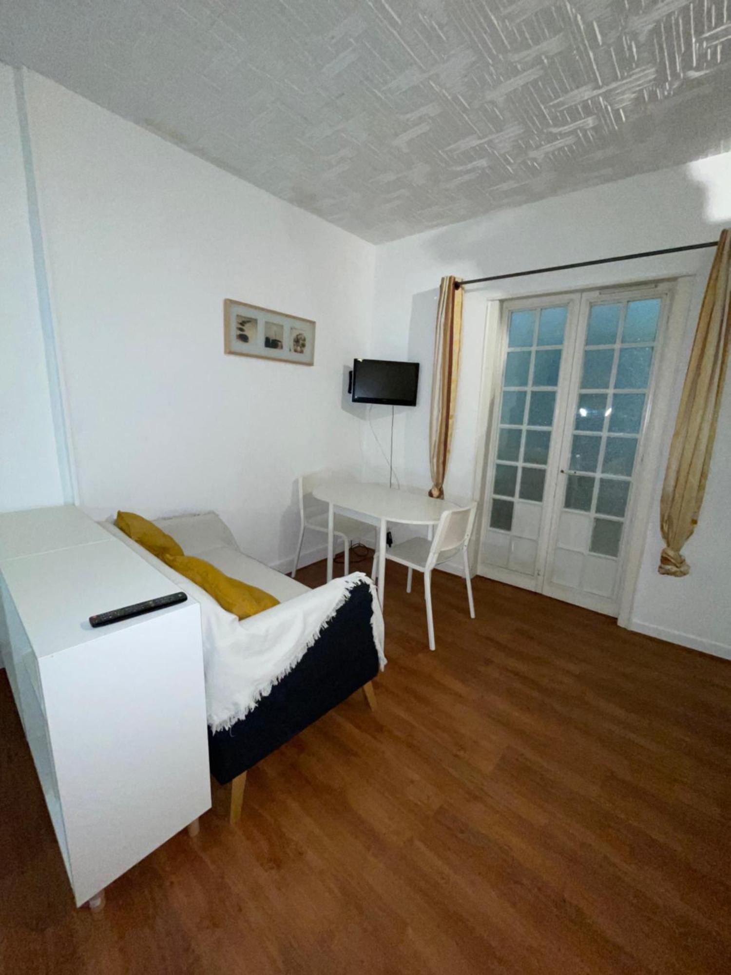 Studio N•2 Avec Patio En Plein Coeur De La Ville Bagneres-de-Bigorre Ngoại thất bức ảnh